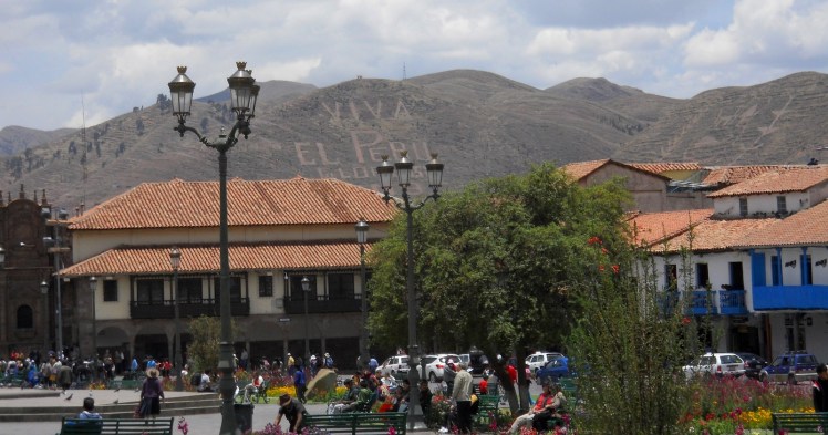 "Viva el Peru glorioso"