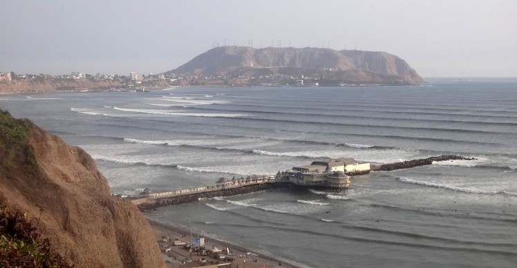 Swell bombando a Costa Verde de Lima