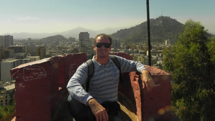 Cerro Santa Lucia, ao fundo o Cerro San Cristobal