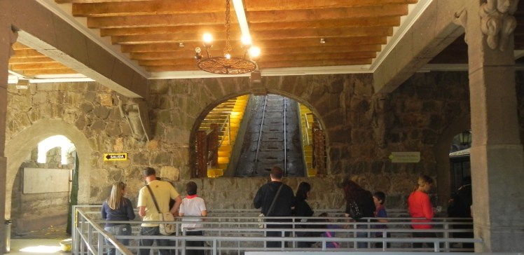 Funicular, para subir o Cerro San Cristóbal