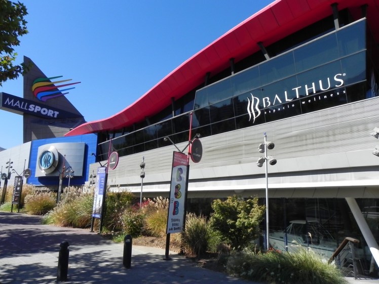 MallSport - Este é um shopping voltado só para esportes, sendo que possui a primeira onda artificial da América Latina