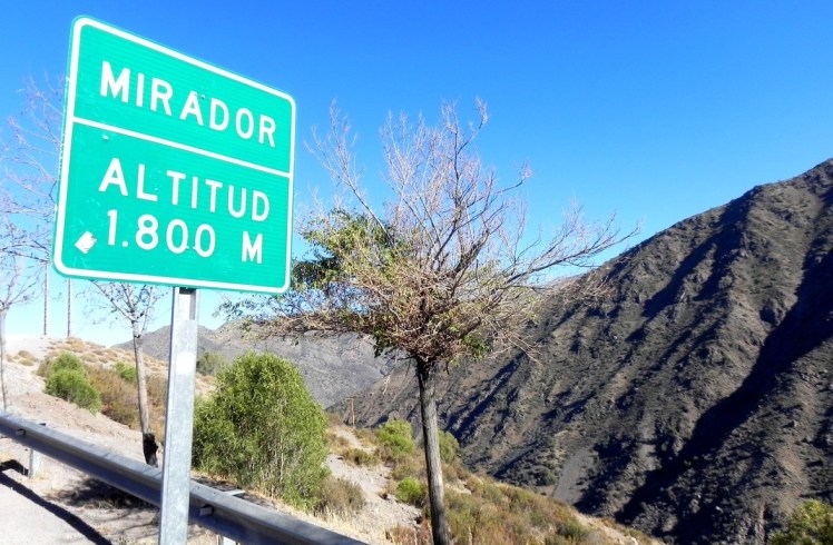 Subindo a cordilheria dos Andes. Primeira parada em 1800 metros.