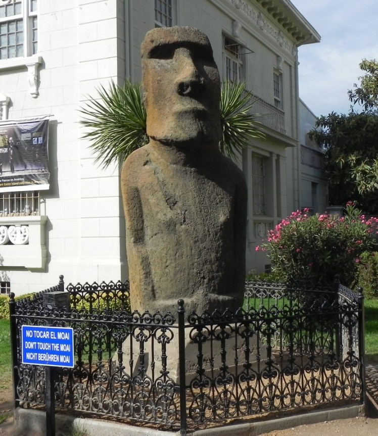 Moai da Ilha de Pascoa em Viña
