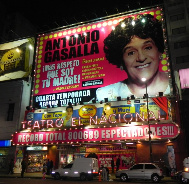 Avenida Corrientes - A avenida dos Teatros