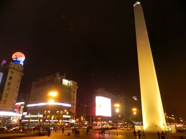 Obelisco à noite