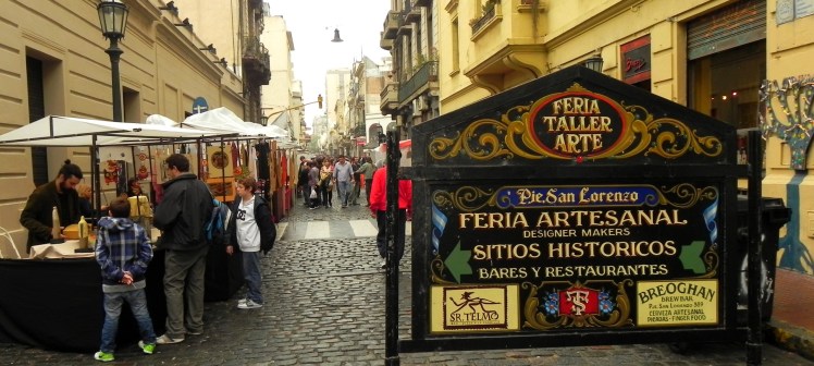 San Telmo - Feira de Antiguidades, na Calle Defensa