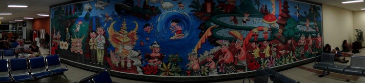 Painel psicodélico do aeroporto de Bali