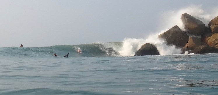 Surfing Barra De la Cruz