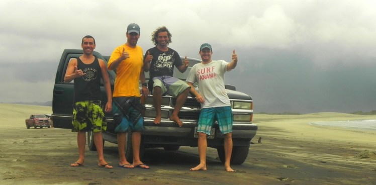 Luis, João e Tiburón com o Fito, nosso guia