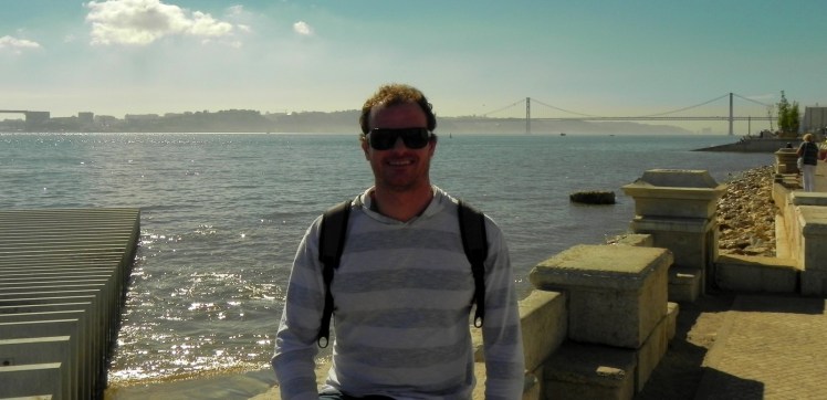 Rio Tejo e a Ponte 25 de Abril ao fundo