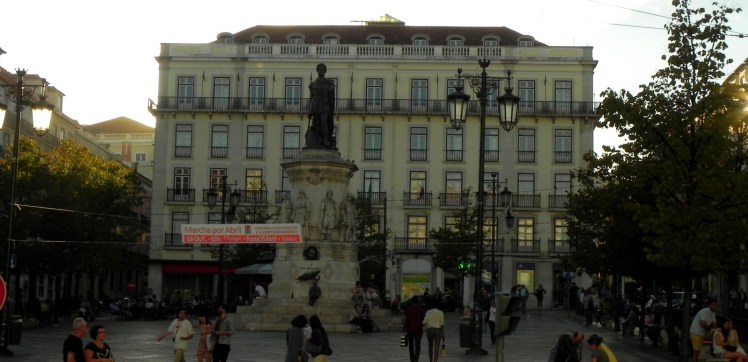 Largo de Camões