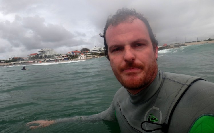 Aqui nesta borda do Atlântico passaram grandes navegadores em busca de aventuras e descobertas. Neste dia, eu também passei aqui com a minha pranchinha !!!