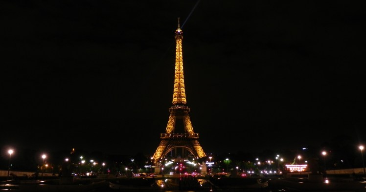 Torre Eiffel à noite