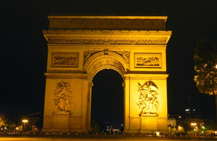 Arco do Triunfo à noite