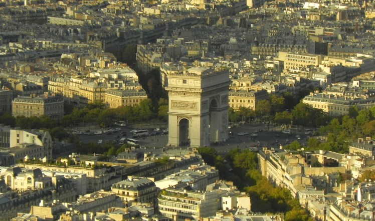 Arco do Triunfo visto do topo da Torre Eiffel