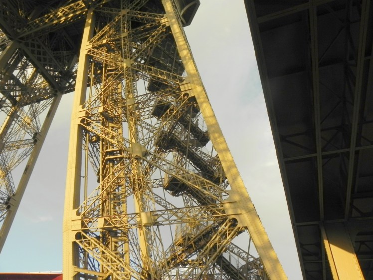 Escadarias - 1º nível da Torre Eiffel