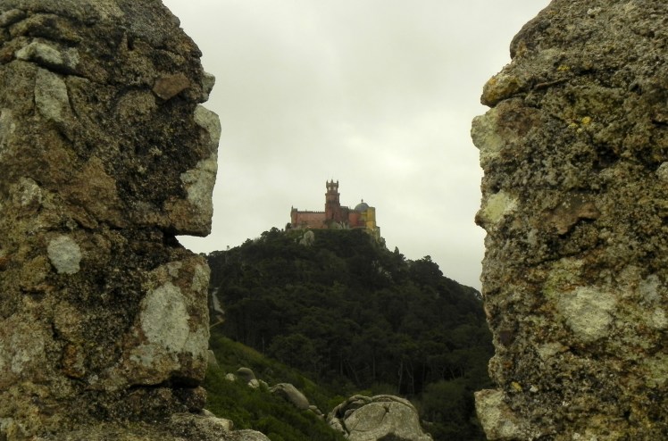 Palacio da Pena visto do Castelo dos Mouros - Sintra