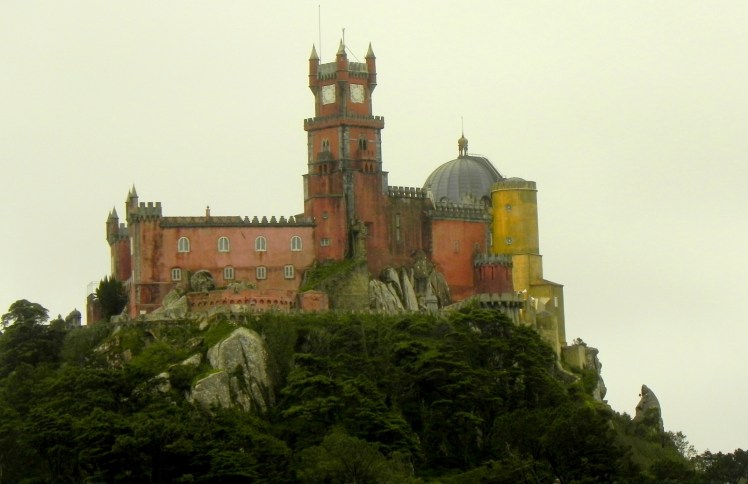 Palacio da Pena visto do Castelo dos Mouros - Sintra
