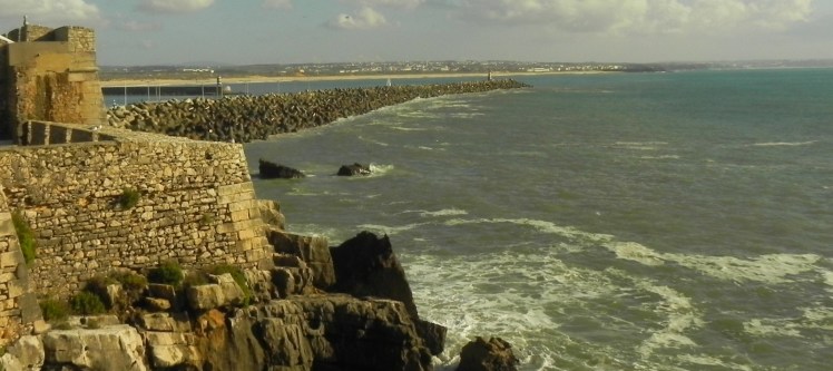 Peniche - Vista do Molhe Leste e Supertubos