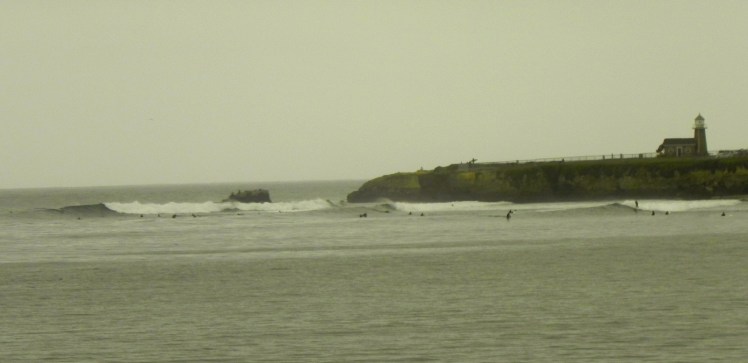 Steamer Lane vista desde o Pier de Santa Cruz