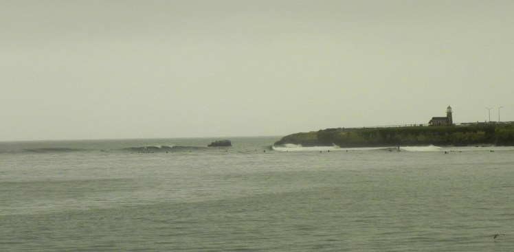 Steamer Lane vista desde o Pier de Santa Cruz