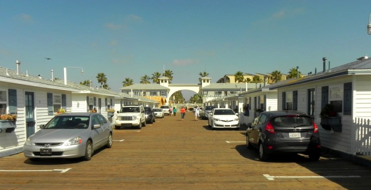 Que tal hospedar-se em um pier? No pier de Pacific Beach é possível.