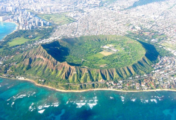 Sobrevoando Oahu - Vulcão Diamond Head