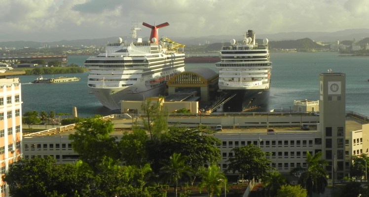 Cruzeiros no porto de San Juan