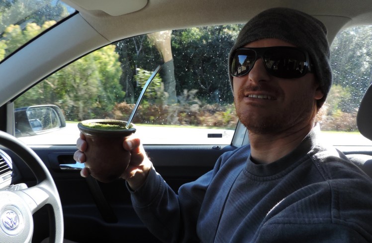 E dê-lhe chimarrão!