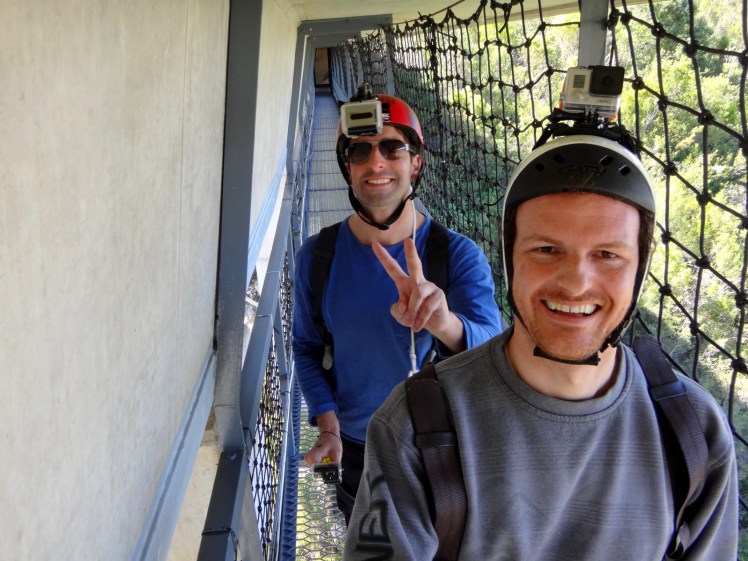 Caminho debaixo da ponte