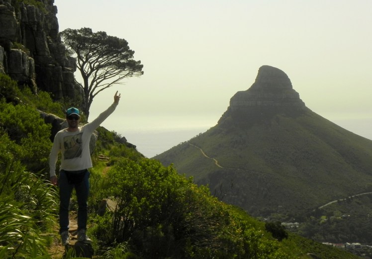 Trilha na Table Mountain - Lion's Head ao fundo